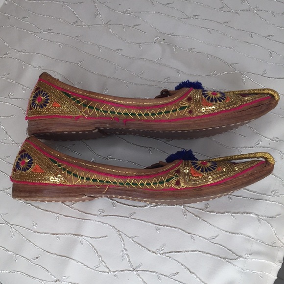 Vintage Moorish royal Middle Eastern  Embroidered Woman’s shoe - Picture 5 of 11